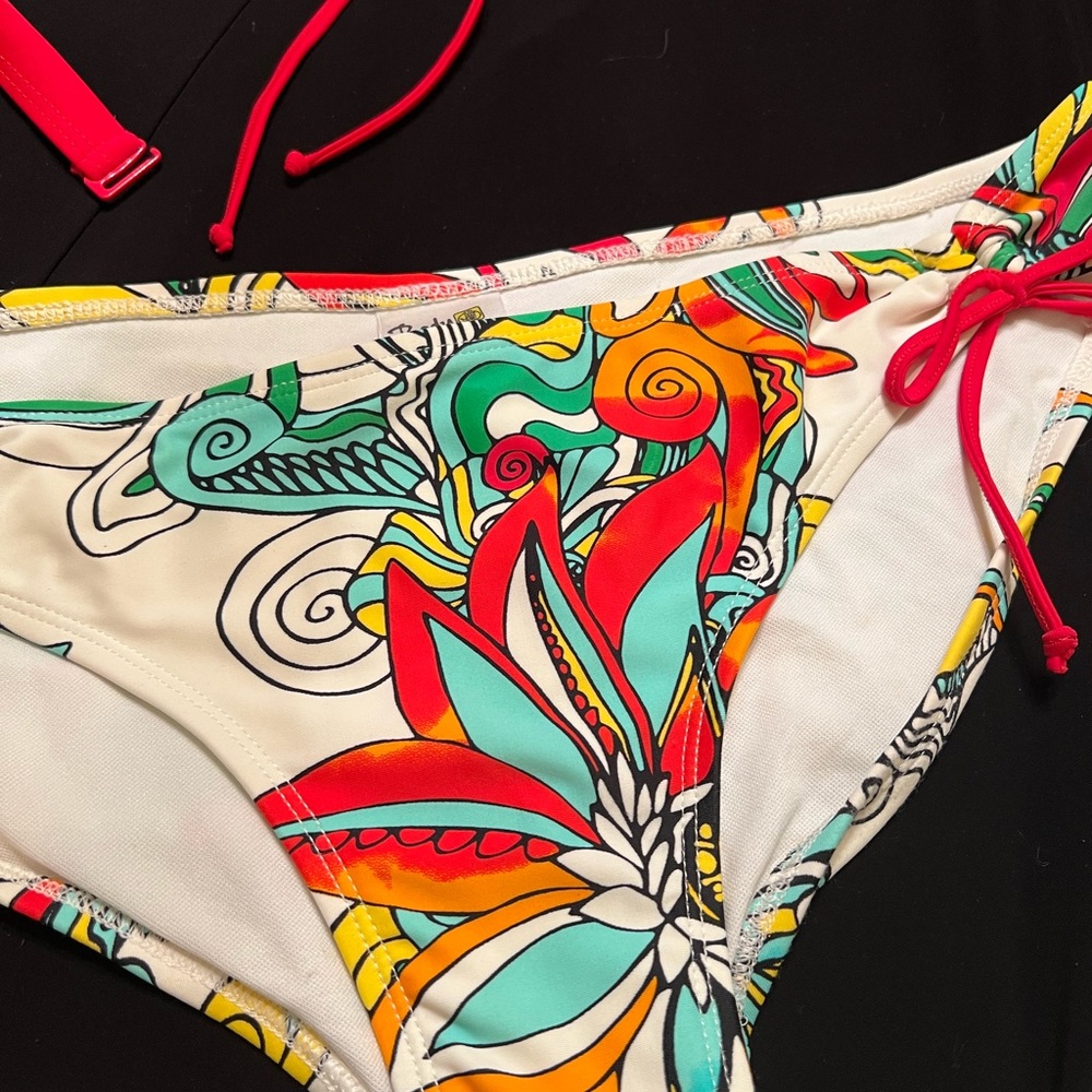 Bathing suit - Picture 7 of 8